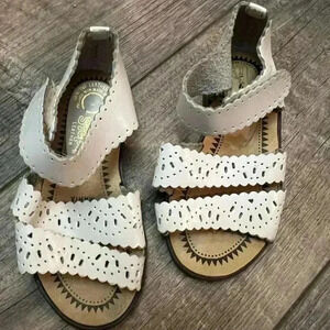 Small steps vintage strap eyelet leather toddler sandal